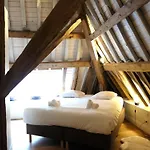 度假居 Historic Gardener S House In Haltinne *