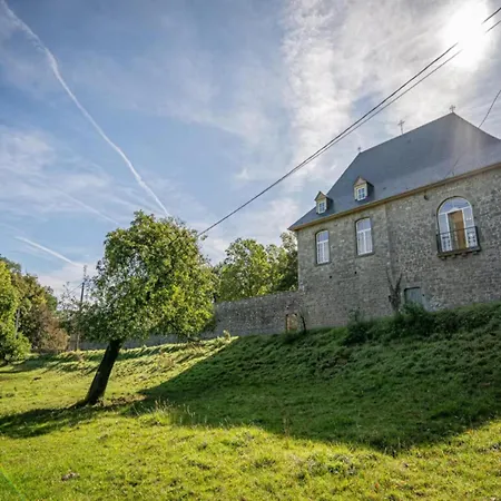 Historic Gardener S House In Haltinne
