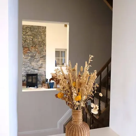 Historic Gardener S House In Haltinne